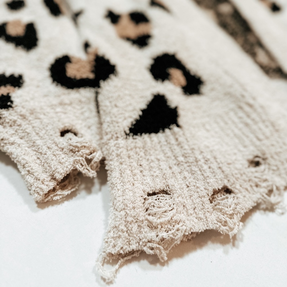 New In Distressed Leopard Print Cardigan (S) - Picture 4 of 7